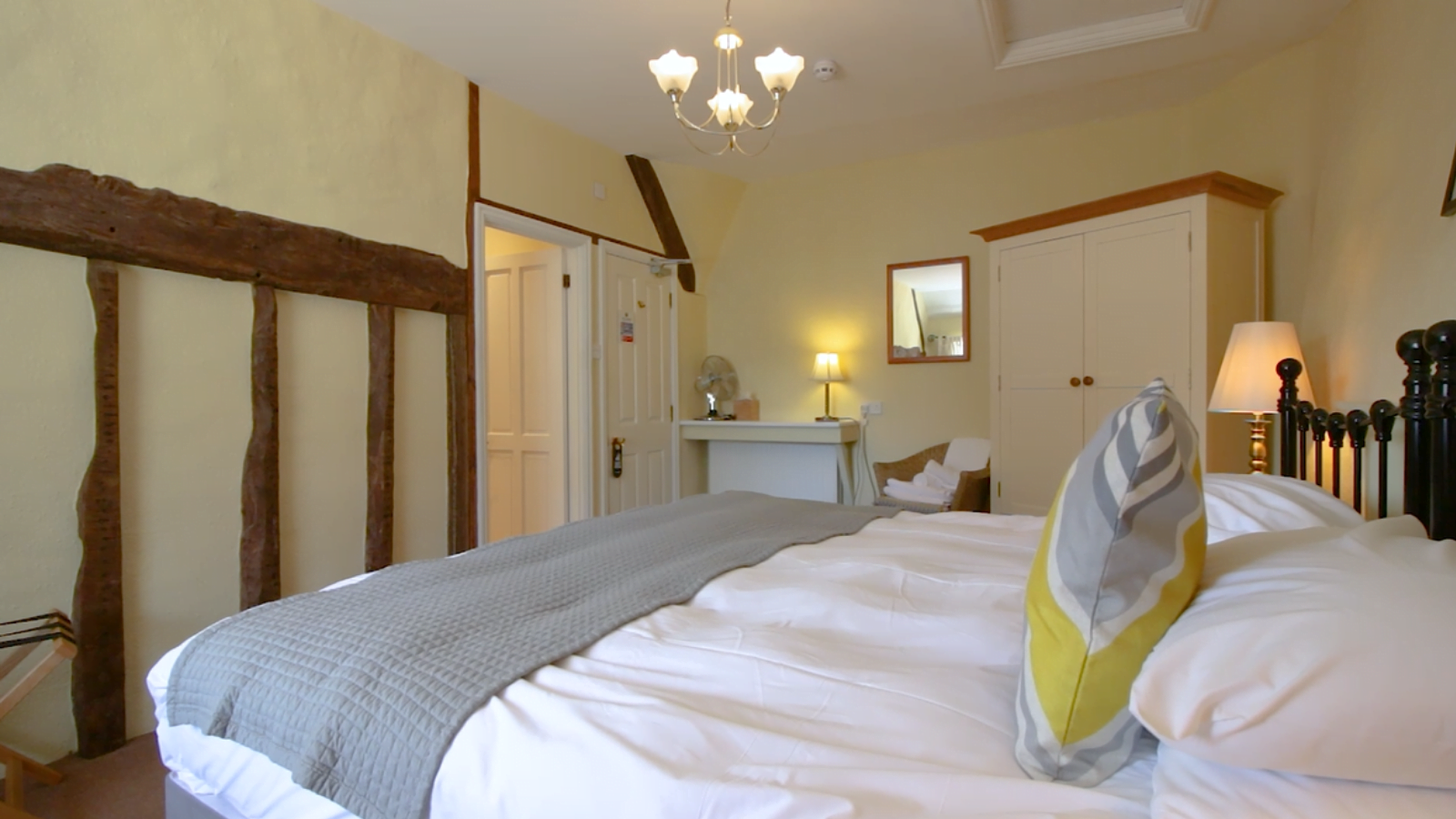 Image of the King Delux Ensuite room