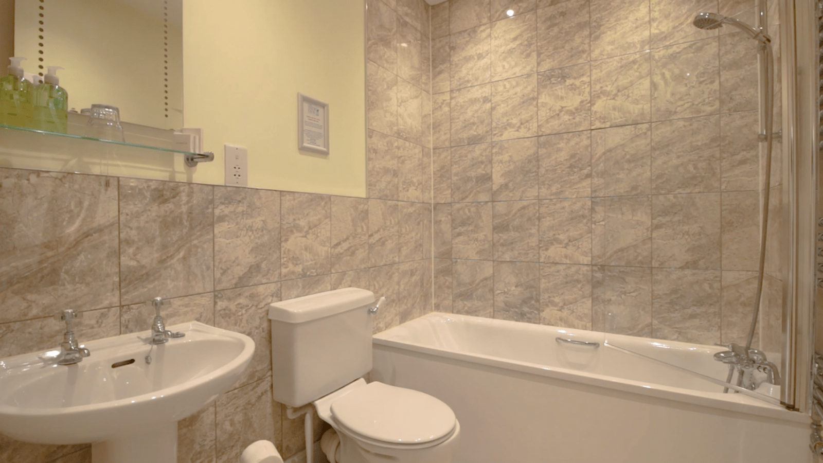 Image of the King Delux Ensuite room